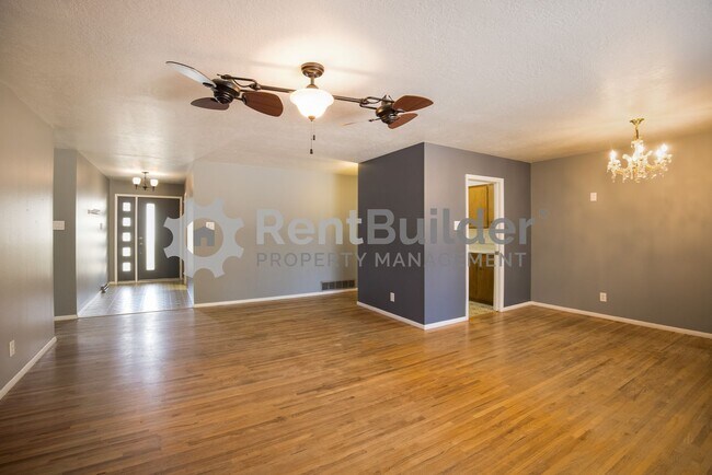 Building Photo - CALL US TODAY AT (505) 808-6467 TO SCHEDUL...
