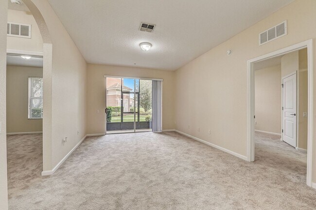 Building Photo - Beautifully Maintained 3-Bedroom, 2-Bathro...
