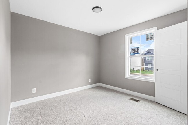 Building Photo - 525 Judah Cir