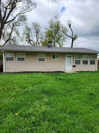 Building Photo - 3 Bedroom Home