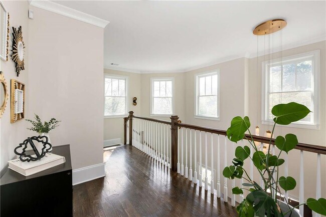 Building Photo - 582 St Charles Ave NE