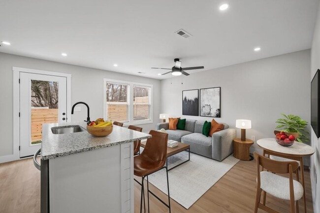 Building Photo - 112 Shipman Dr