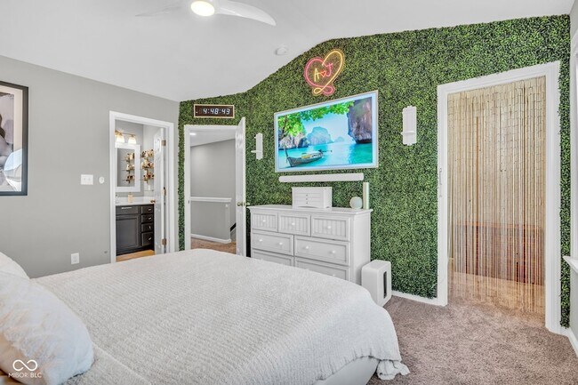 Building Photo - 315 Steeples Blvd