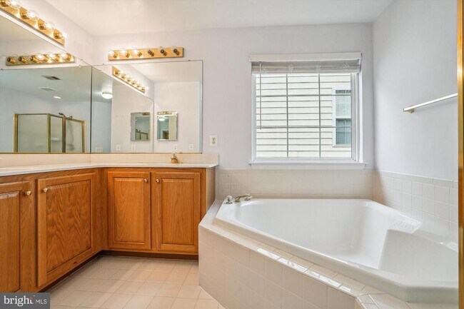 Building Photo - 9305 Sumner Lake Blvd