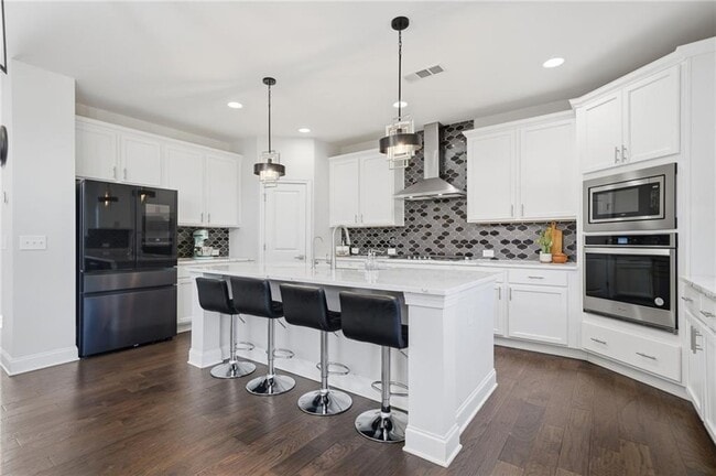 Building Photo - 4440 Kendall Pointe Dr