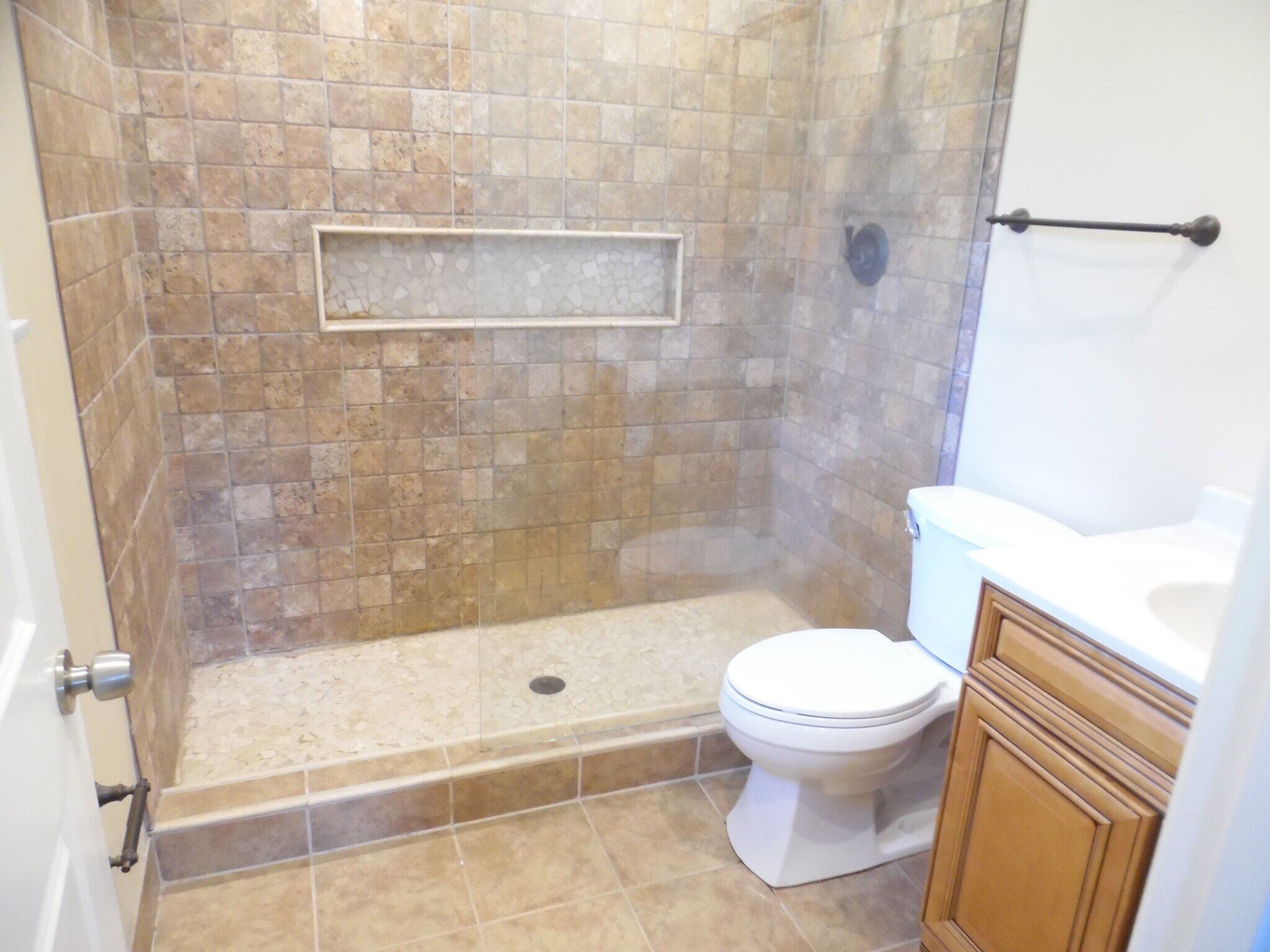 Building Photo - 8760 Ashbrook Dr