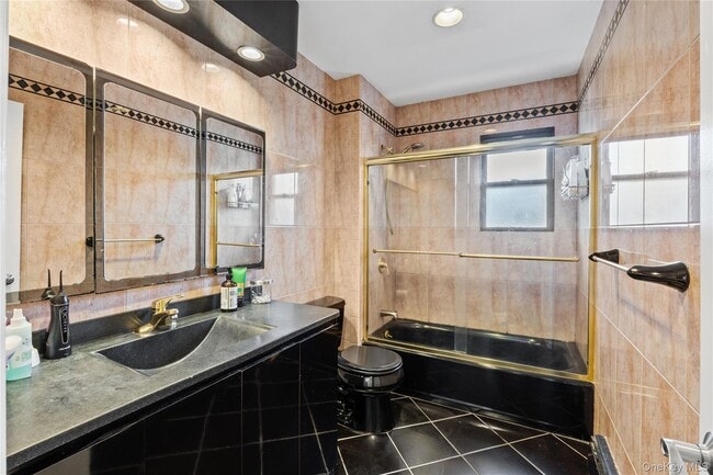 Building Photo - 78 Scott St