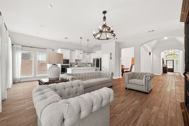 Building Photo - 17171 Crimson Crest Dr