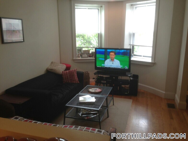 Building Photo - 8 Alvah Kittredge Park