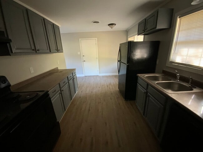 Building Photo - 115 Blakely Rd