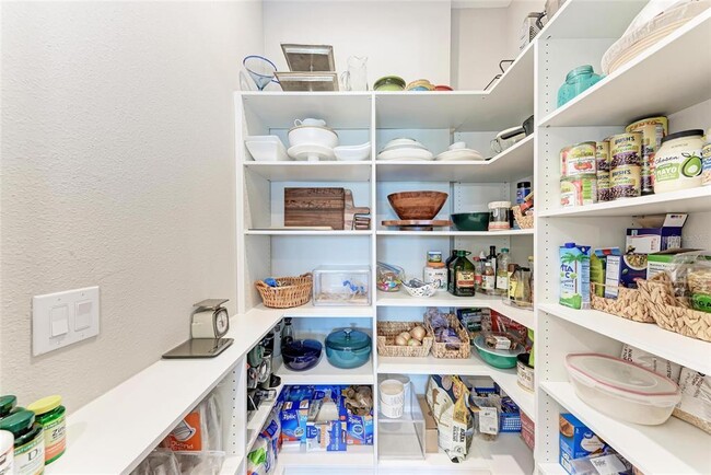 Building Photo - 2322 5th St E