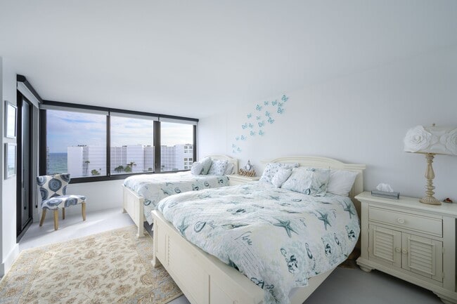 Building Photo - 3589 S Ocean Blvd