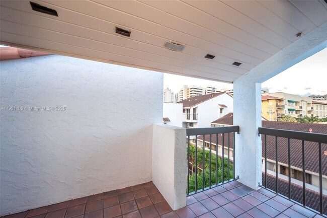 Building Photo - 2600 Cardena St