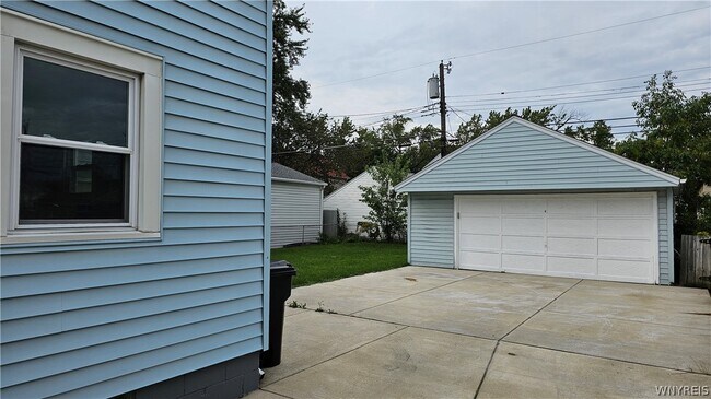 Building Photo - 107 Fowler Ave