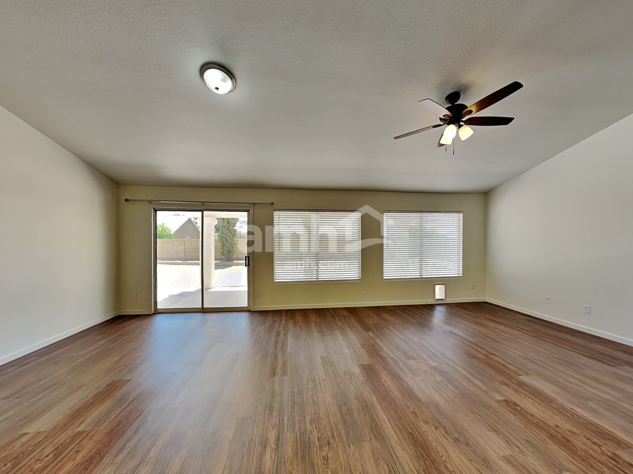 Building Photo - 7647 W Cameron Dr