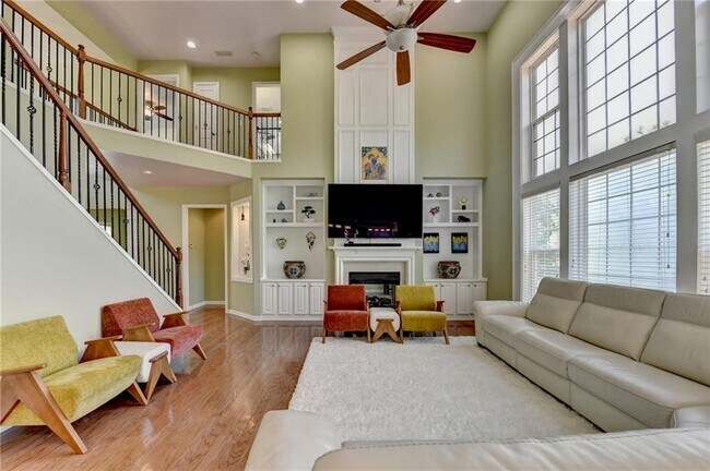 Building Photo - 770 Pimlicon Pl