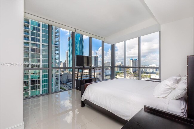 Building Photo - 1100 Biscayne Blvd