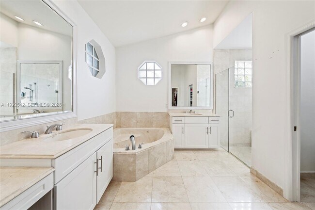 Building Photo - 2994 Oakbrook Dr