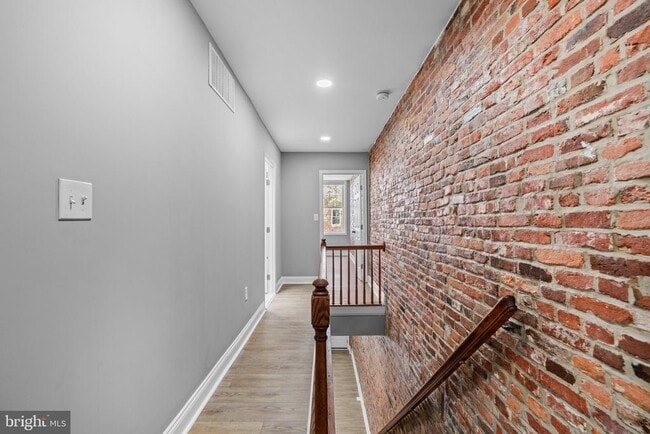 Building Photo - 1213 Washington Blvd