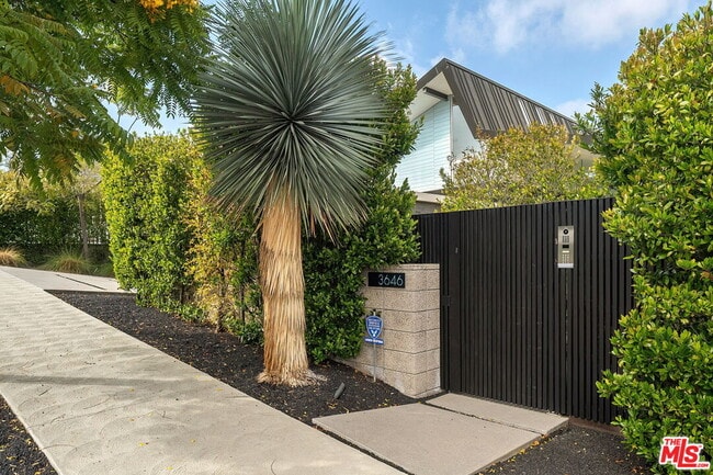 Building Photo - 3646 Inglewood Blvd