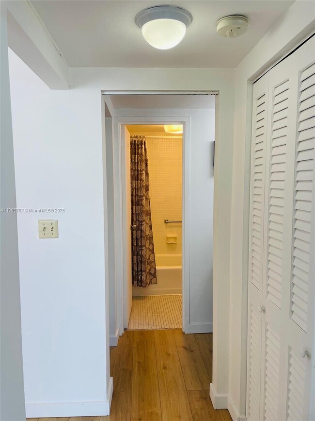 Building Photo - 2899 Collins Ave