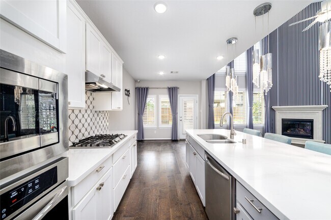 Building Photo - 18235 Winding Willow Oak Way