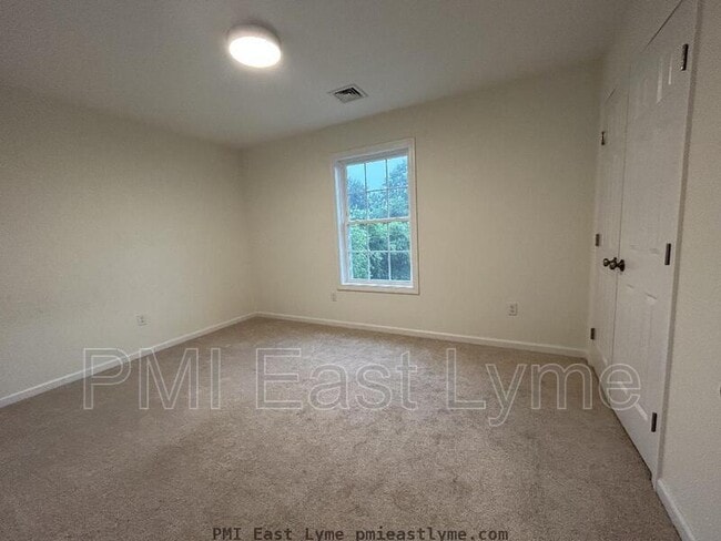 Building Photo - 23 Quakertown Mdws