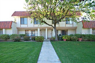 Building Photo - Beautiful 4BR/2.5BA Condo in Tanglewood!!!