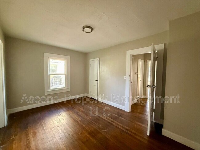 Building Photo - 203 N St Marks Ave