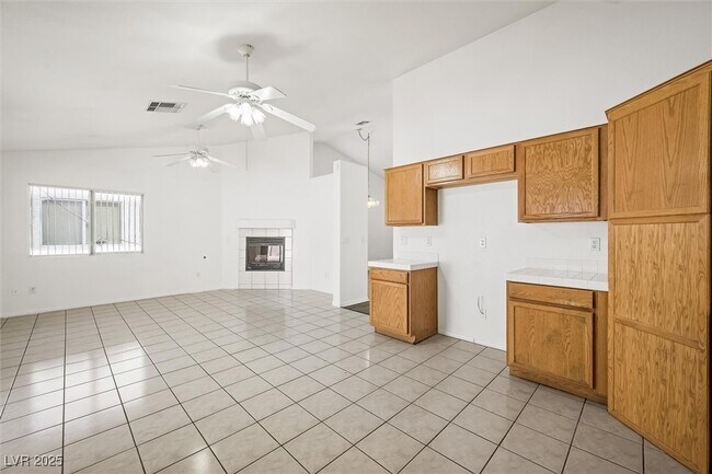 Building Photo - 3641 Yorba Linda Dr