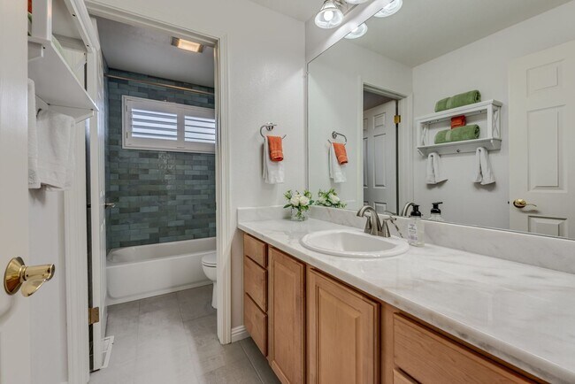 Building Photo - Fully Furnished Reno Retreat – Utilities Included & Flexible Lease Terms