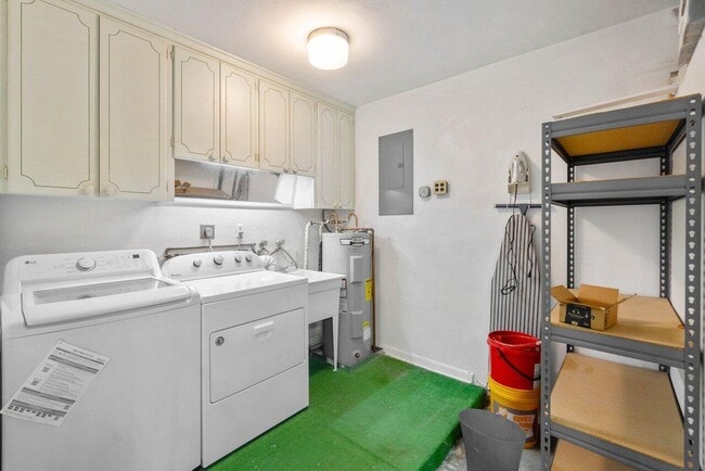 Building Photo - 1241 Emerald Dr