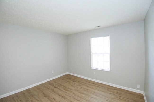 Building Photo - Updated Three Bedroom Single Family Home i...