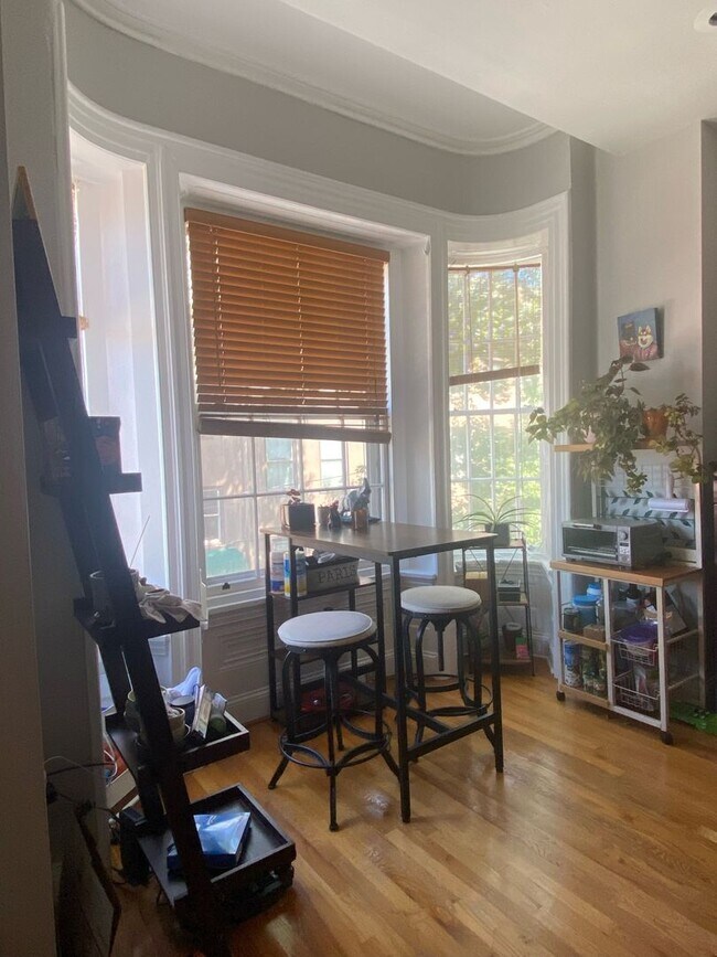 Building Photo - Beautiful 1-Bedroom Apartment in Fairmount...