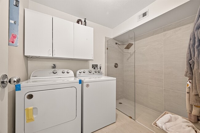 Building Photo - 1422 Chardonnay Dr