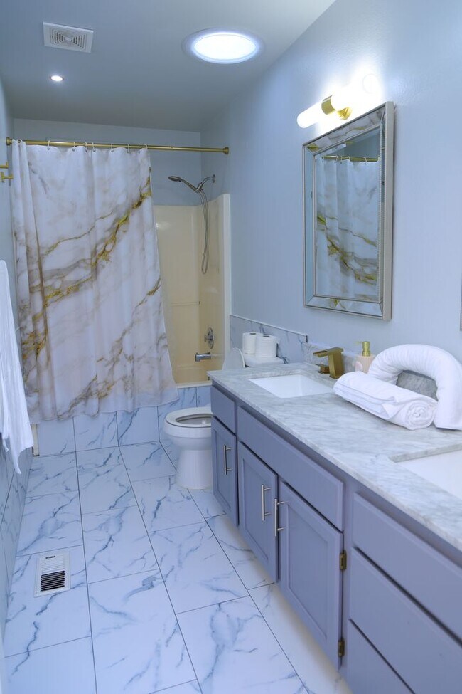 Building Photo - Elegant & Peaceful Kent Home