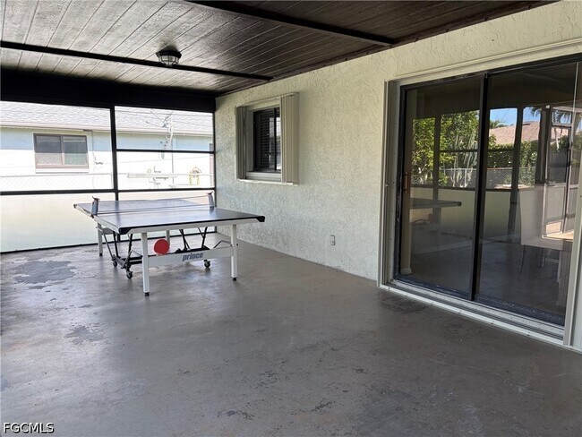 Building Photo - 1106 SE 21st Ln