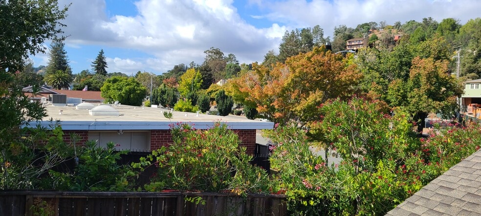 Building Photo - 229 W End Ave