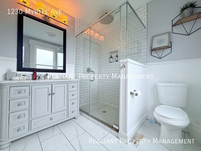 Building Photo - 1230 Myrtle Ave