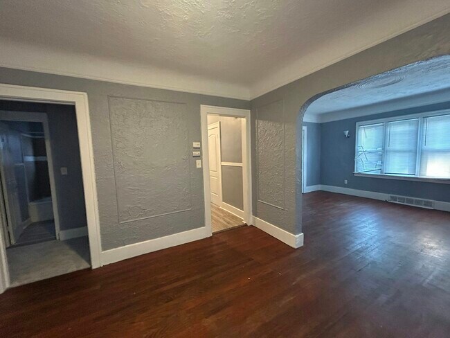 Building Photo - 16930 Santa Rosa Dr