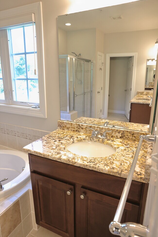 Master Bathroom 1 - 18 Sharpstead Ln