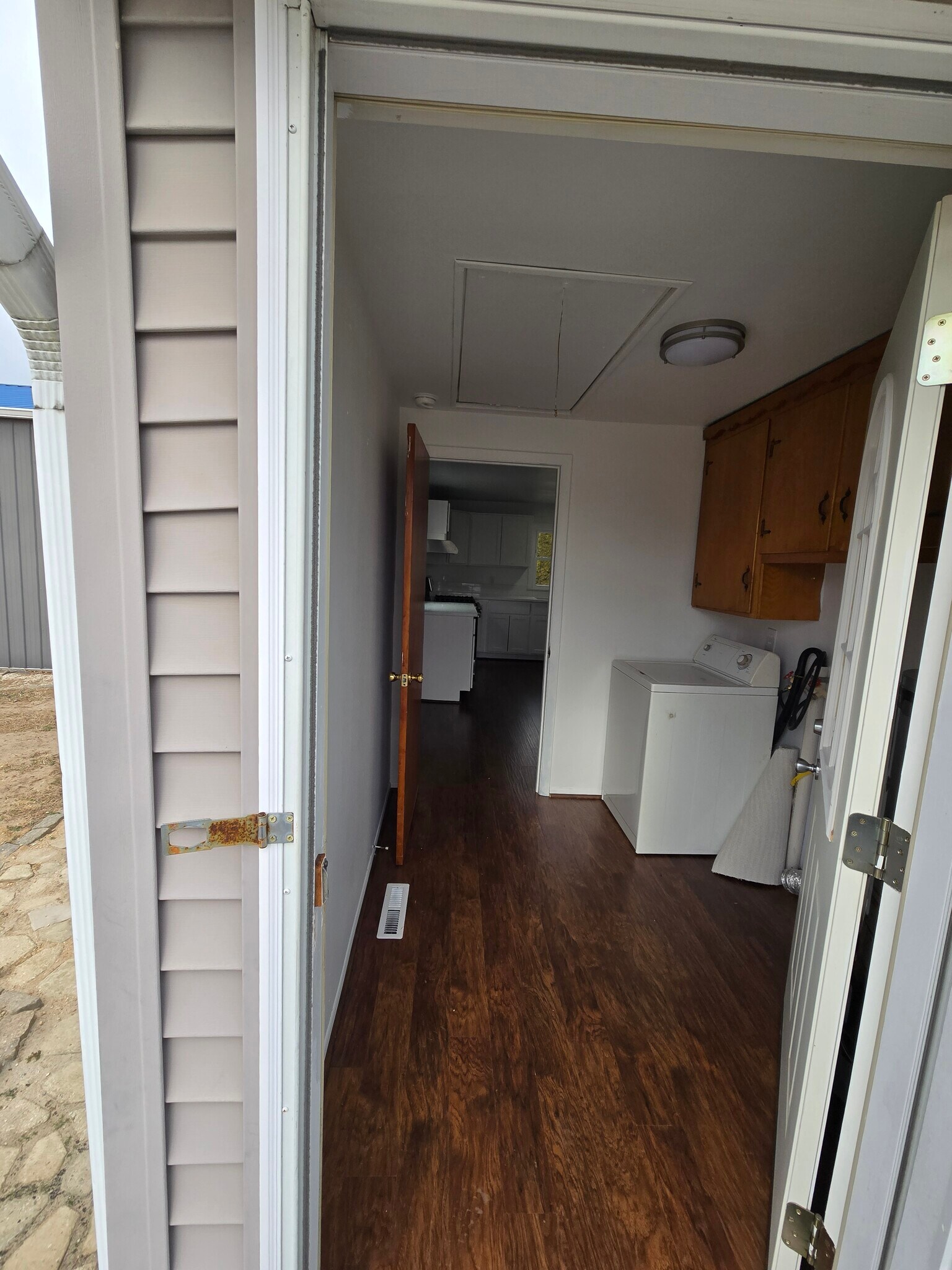 Laundry/Mud Room - 23118 Argos Corner Rd