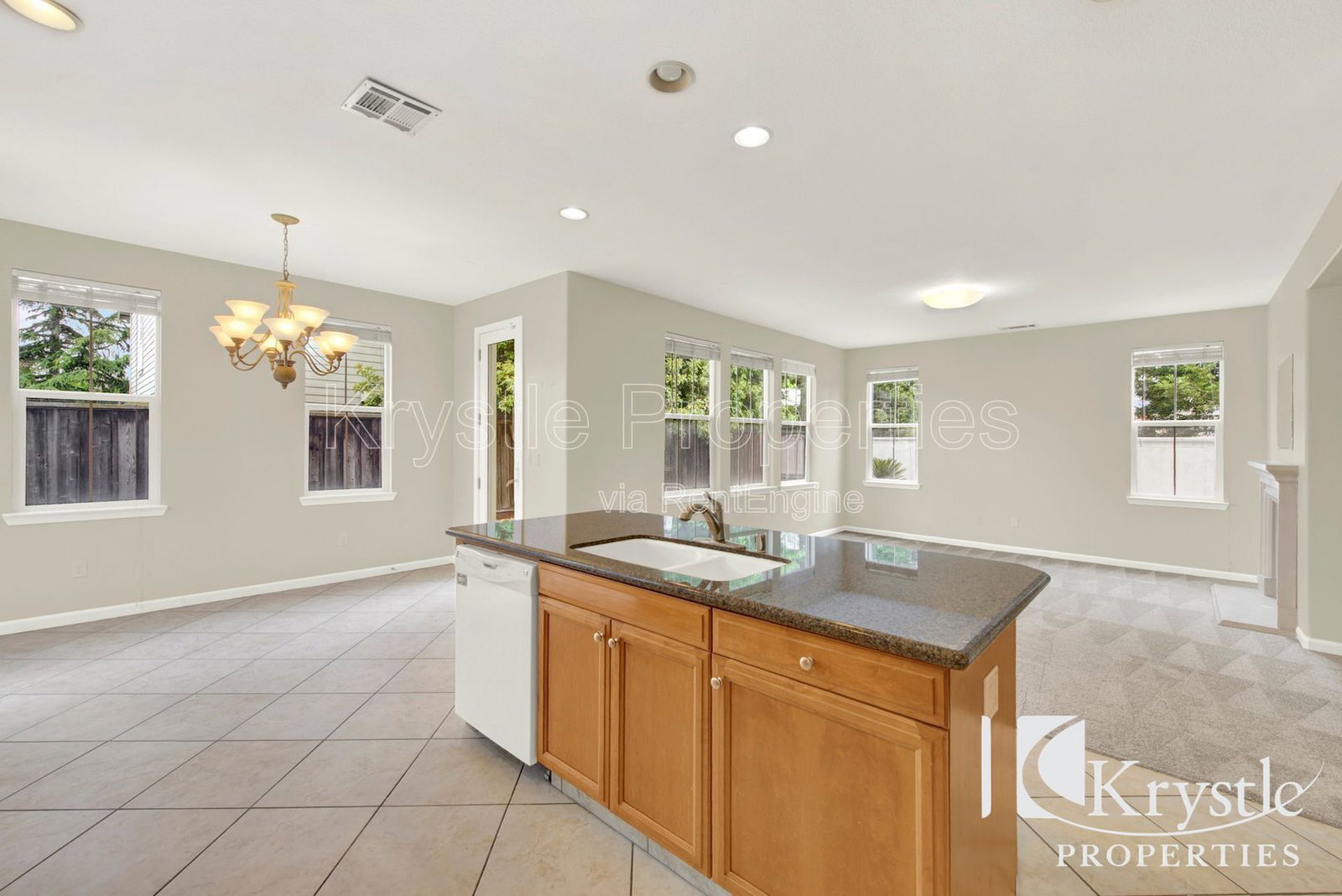 Building Photo - 300 Poplar Ave