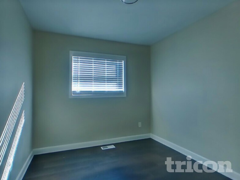 Building Photo - 6022 Lucente Ave