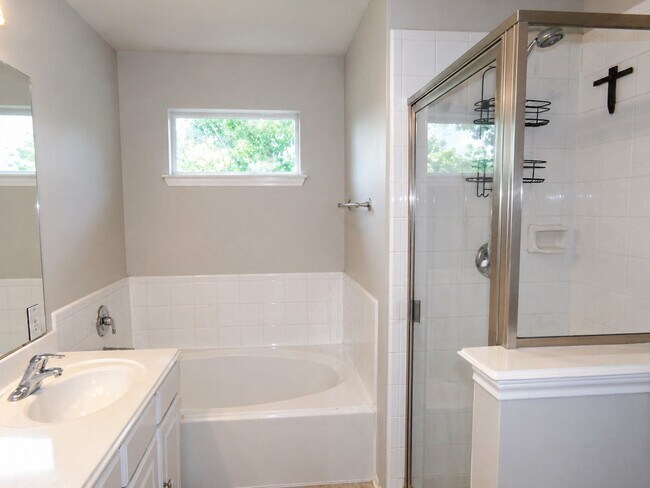 Building Photo - 16810 Deck Ct
