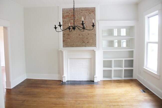 Building Photo - 208 N Guthrie Ave