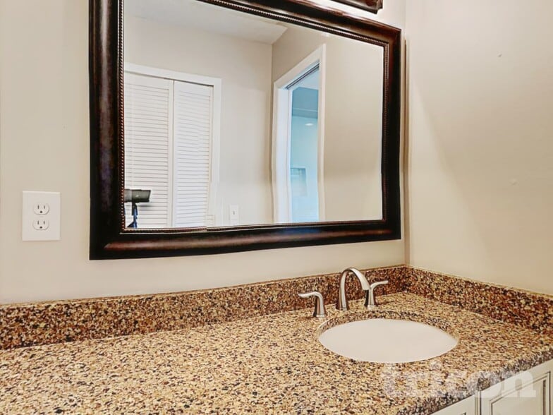 Building Photo - 2942 Mallorn Way