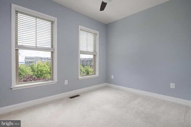 Building Photo - 1705 Cottonwood Grove Rd
