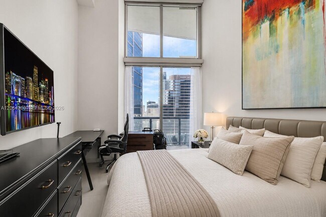 Building Photo - 475 Brickell Ave