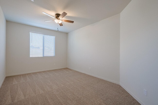 Building Photo - 13715 W Calle De Baca